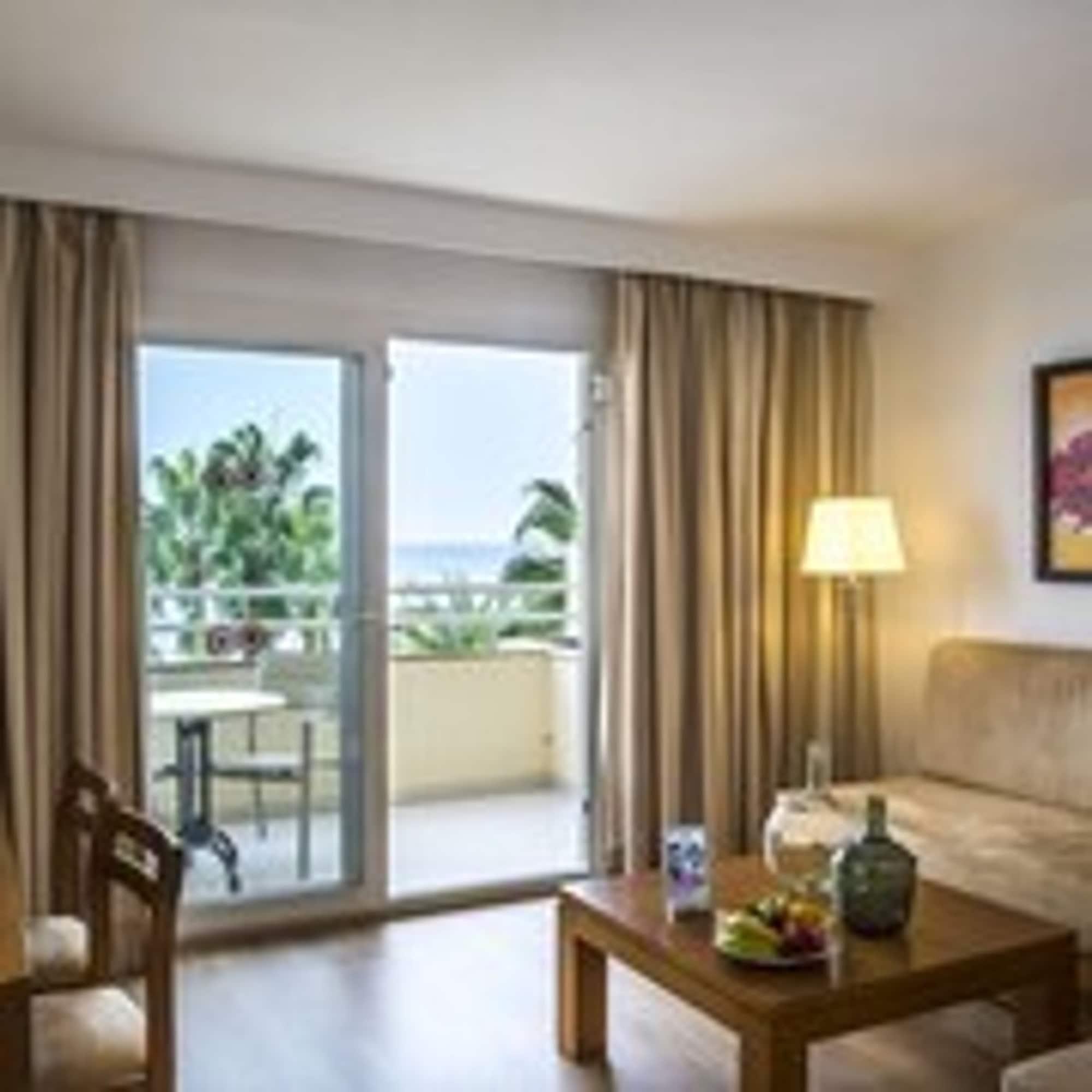 Hotel Cabot Cap De Mar Cala Bona  Esterno foto