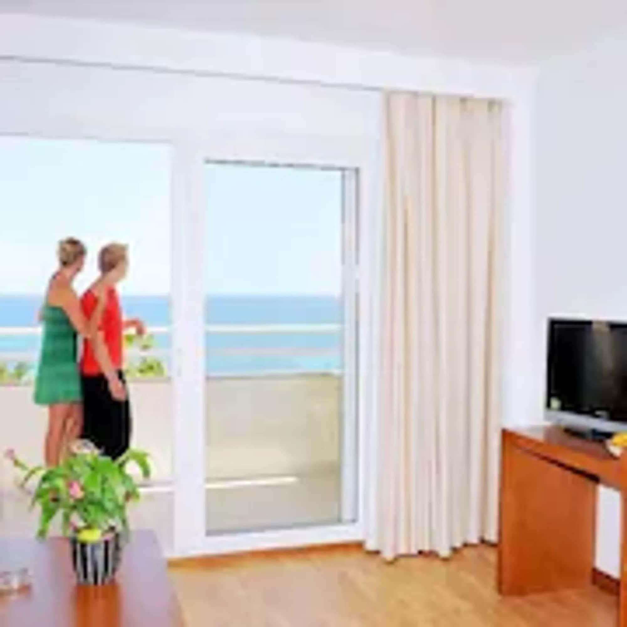 Hotel Cabot Cap De Mar Cala Bona  Esterno foto
