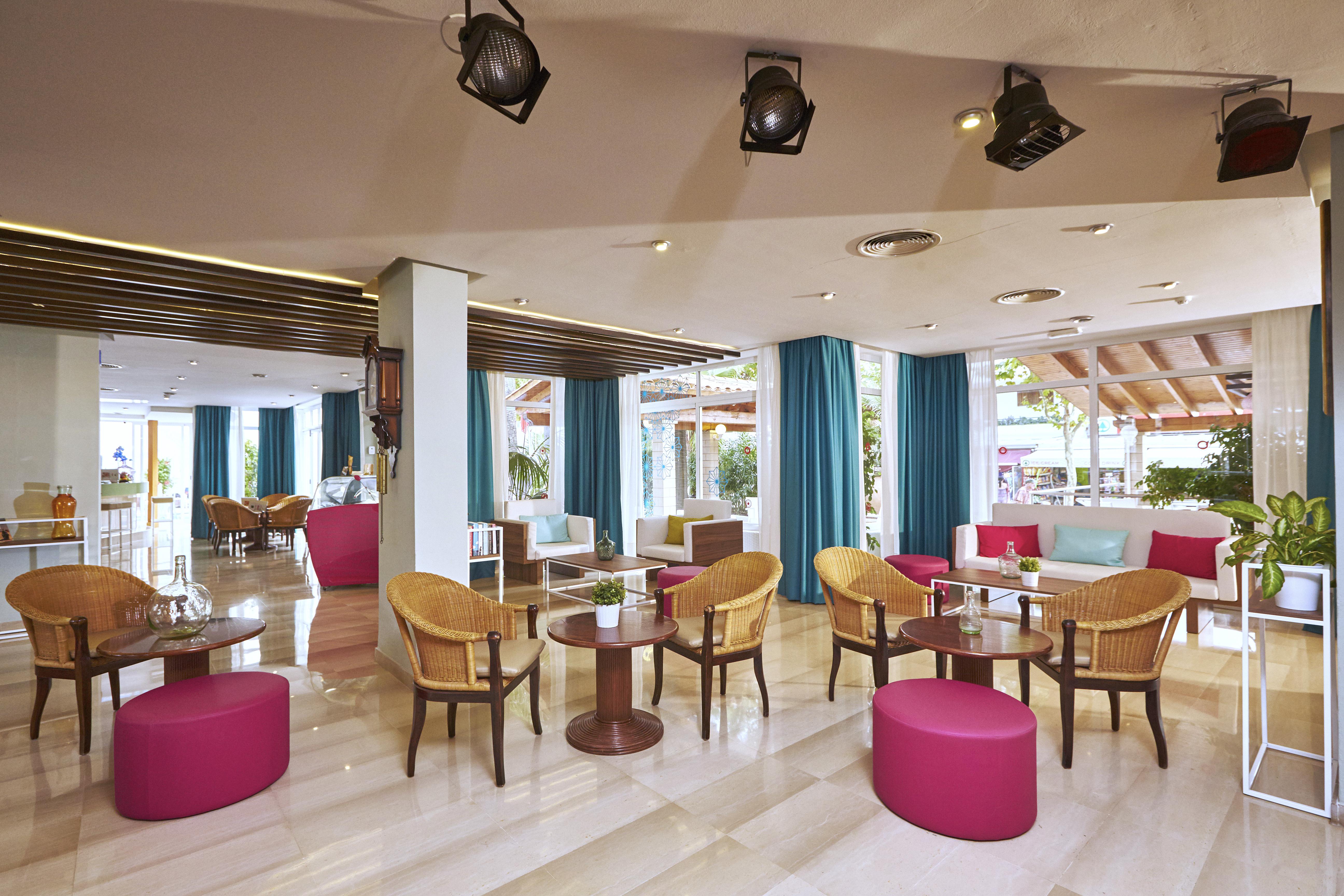 Hotel Cabot Cap De Mar Cala Bona  Esterno foto