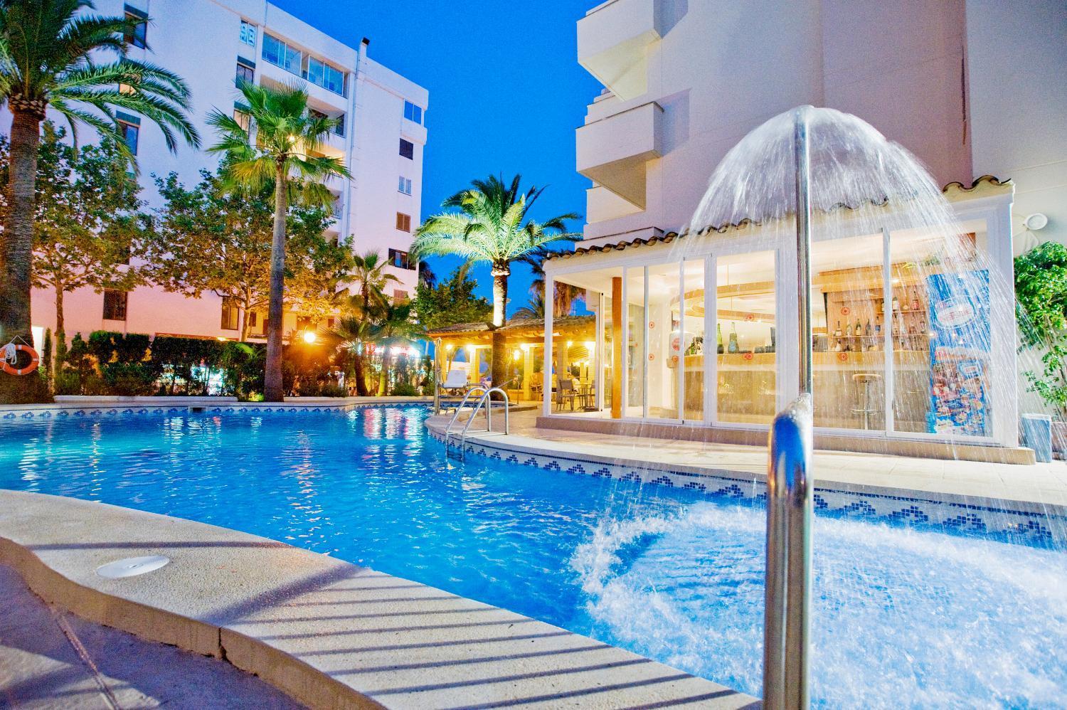 Hotel Cabot Cap De Mar Cala Bona  Esterno foto